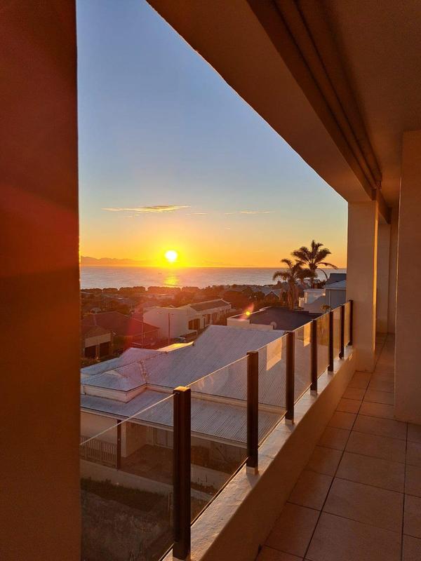To Let 5 Bedroom Property for Rent in Mossel Bay Western Cape